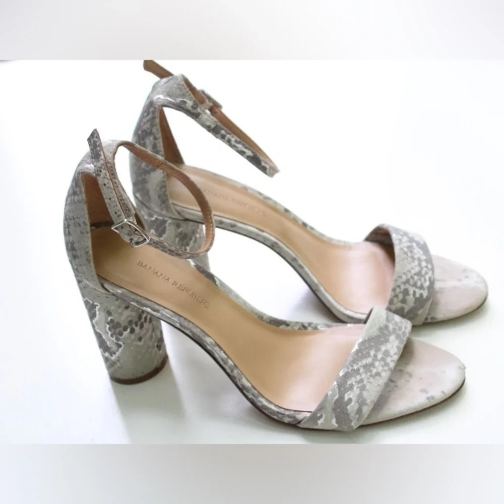 Banana Republic sandals